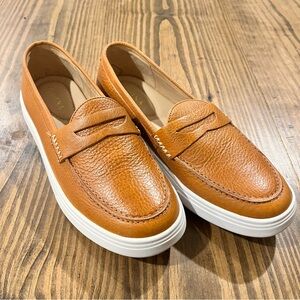 NEW WITHOUT TAGS Patina Portland Leather Boardwalk Penny Loafer Honey Women  8.5